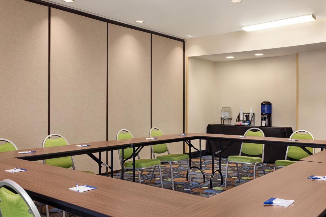 Holiday Inn Express Hotel & Suites Edmond By Ihg Luaran gambar
