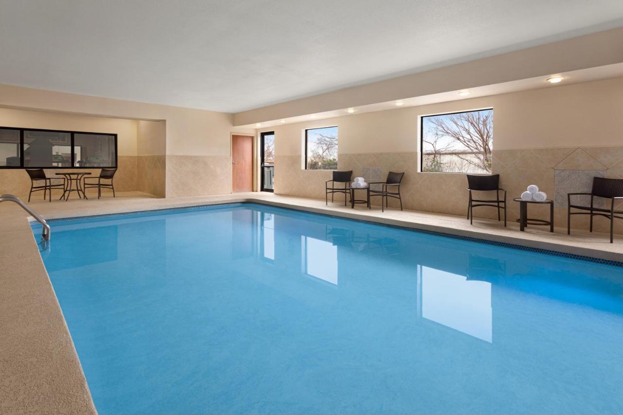 Holiday Inn Express Hotel & Suites Edmond By Ihg Luaran gambar