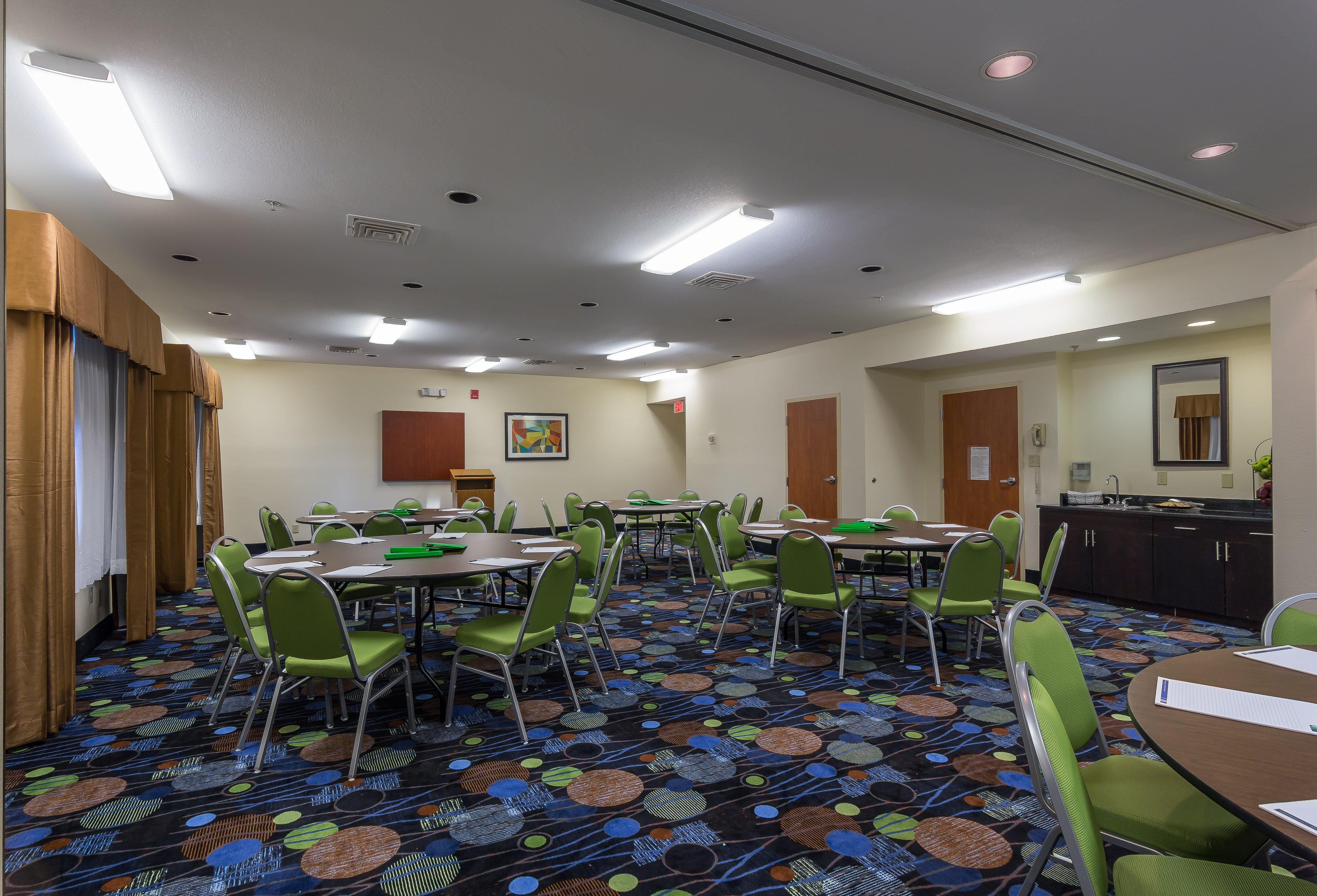 Holiday Inn Express Hotel & Suites Edmond By Ihg Luaran gambar