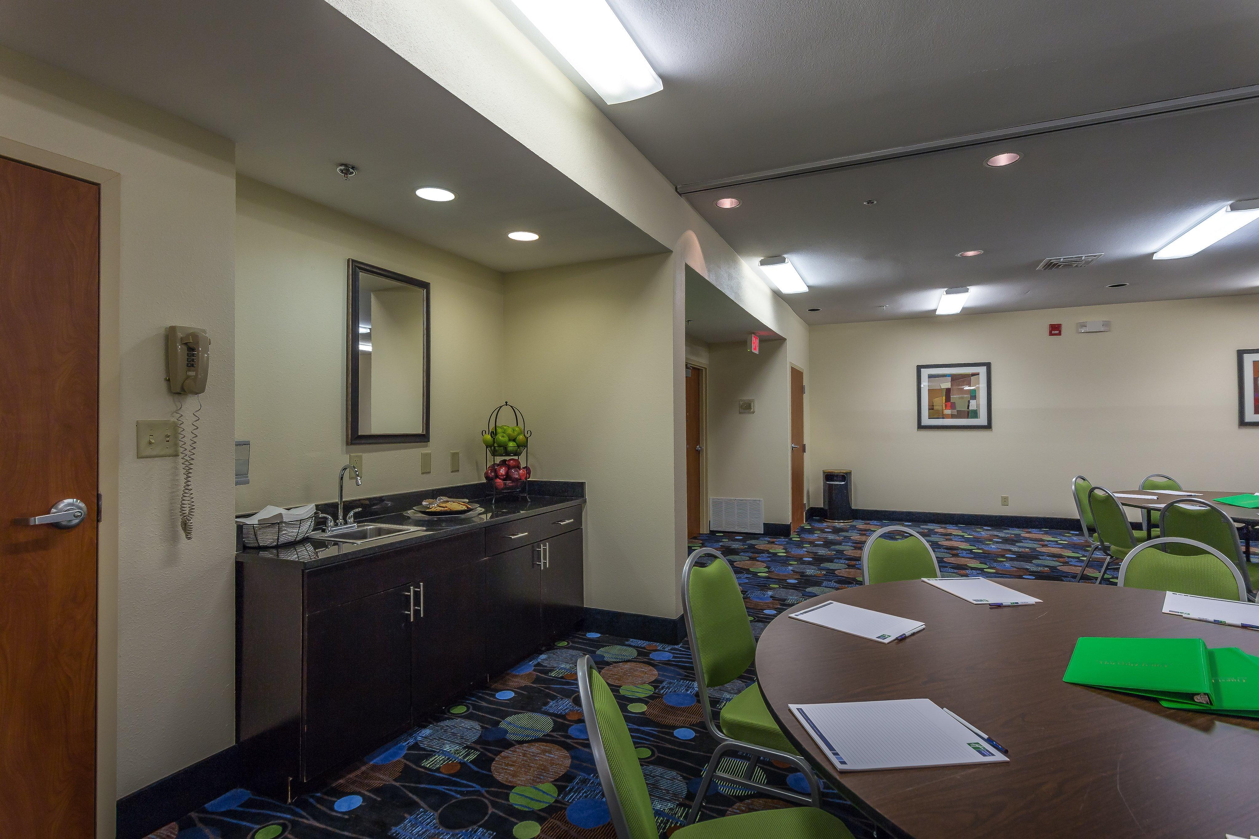 Holiday Inn Express Hotel & Suites Edmond By Ihg Luaran gambar