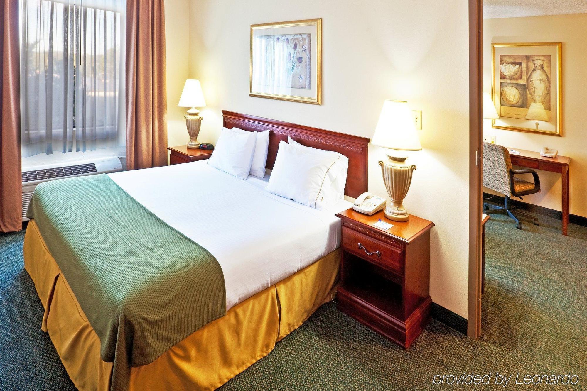Holiday Inn Express Hotel & Suites Edmond By Ihg Bilik gambar